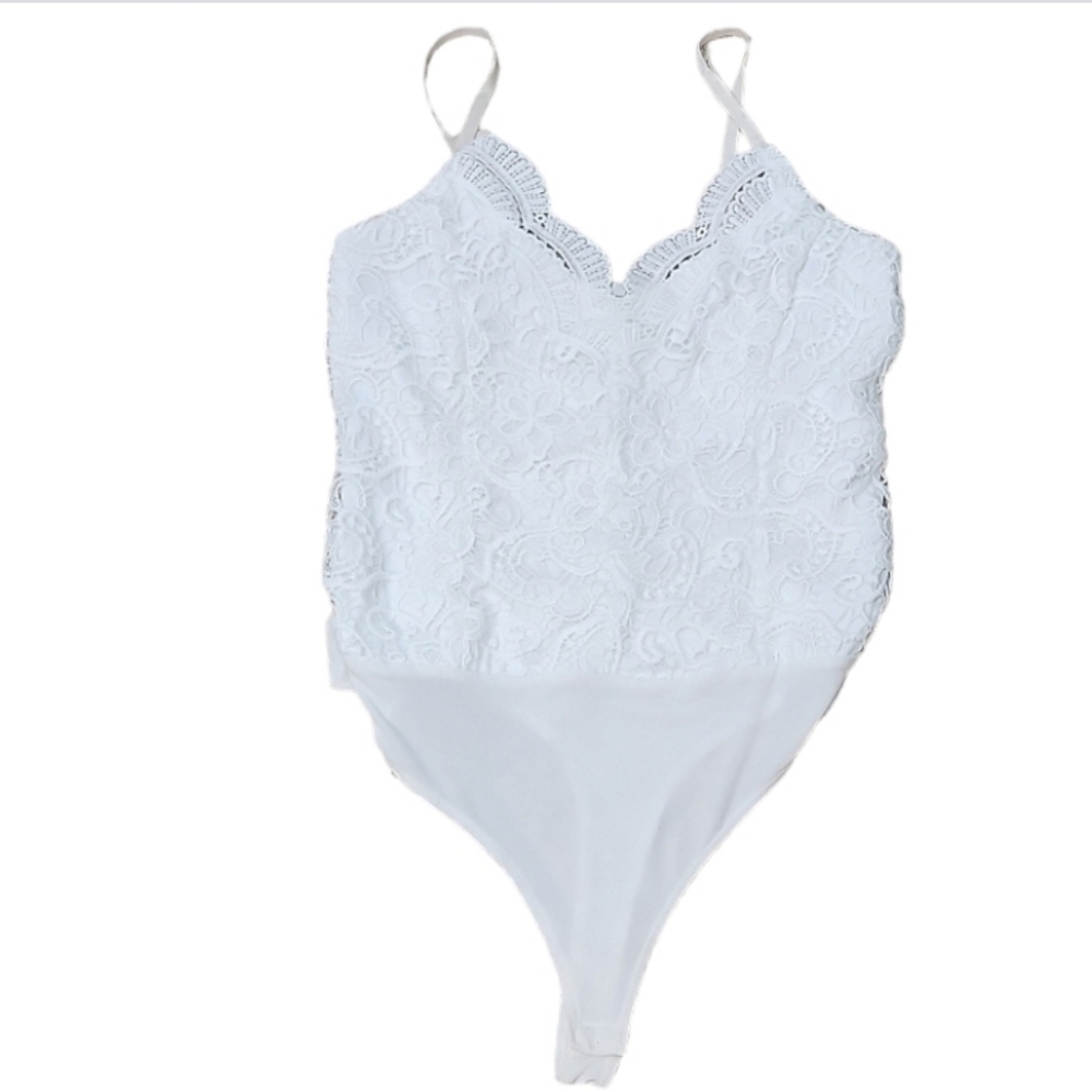 Iris Scalloped Sweetheart Neck Bodysuit